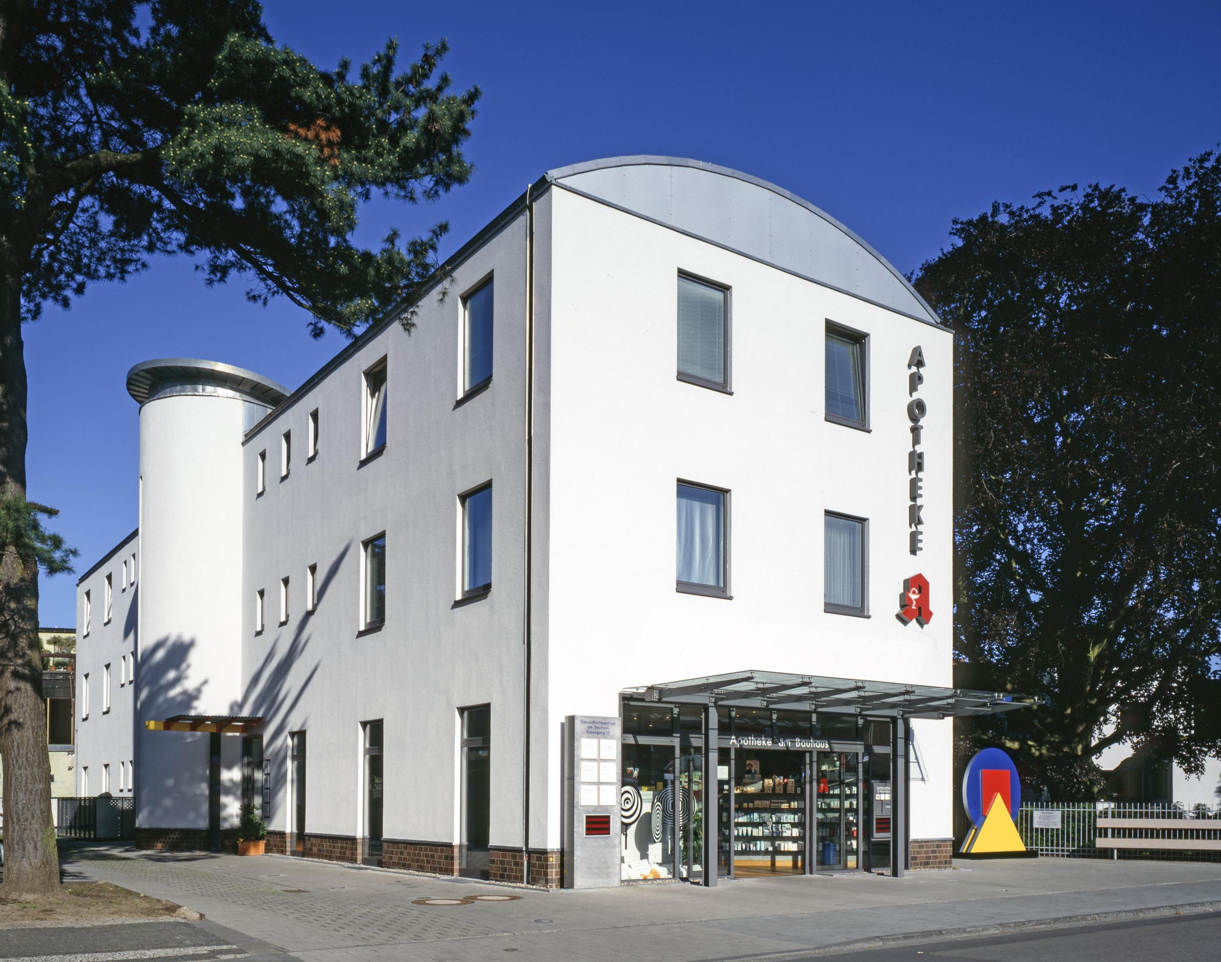 Gebäude und Eingang