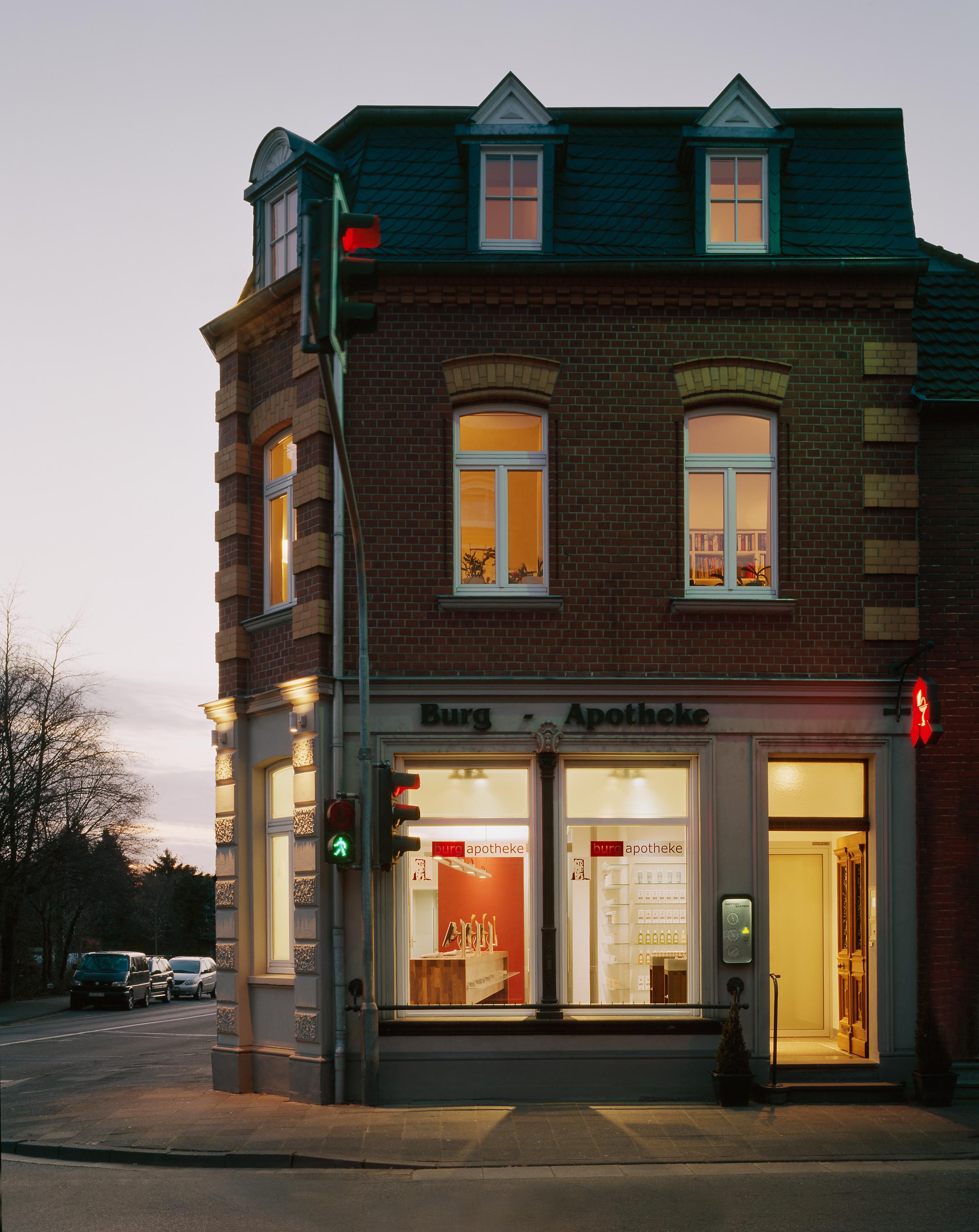 Gebäude, Fassade und Schaufenster