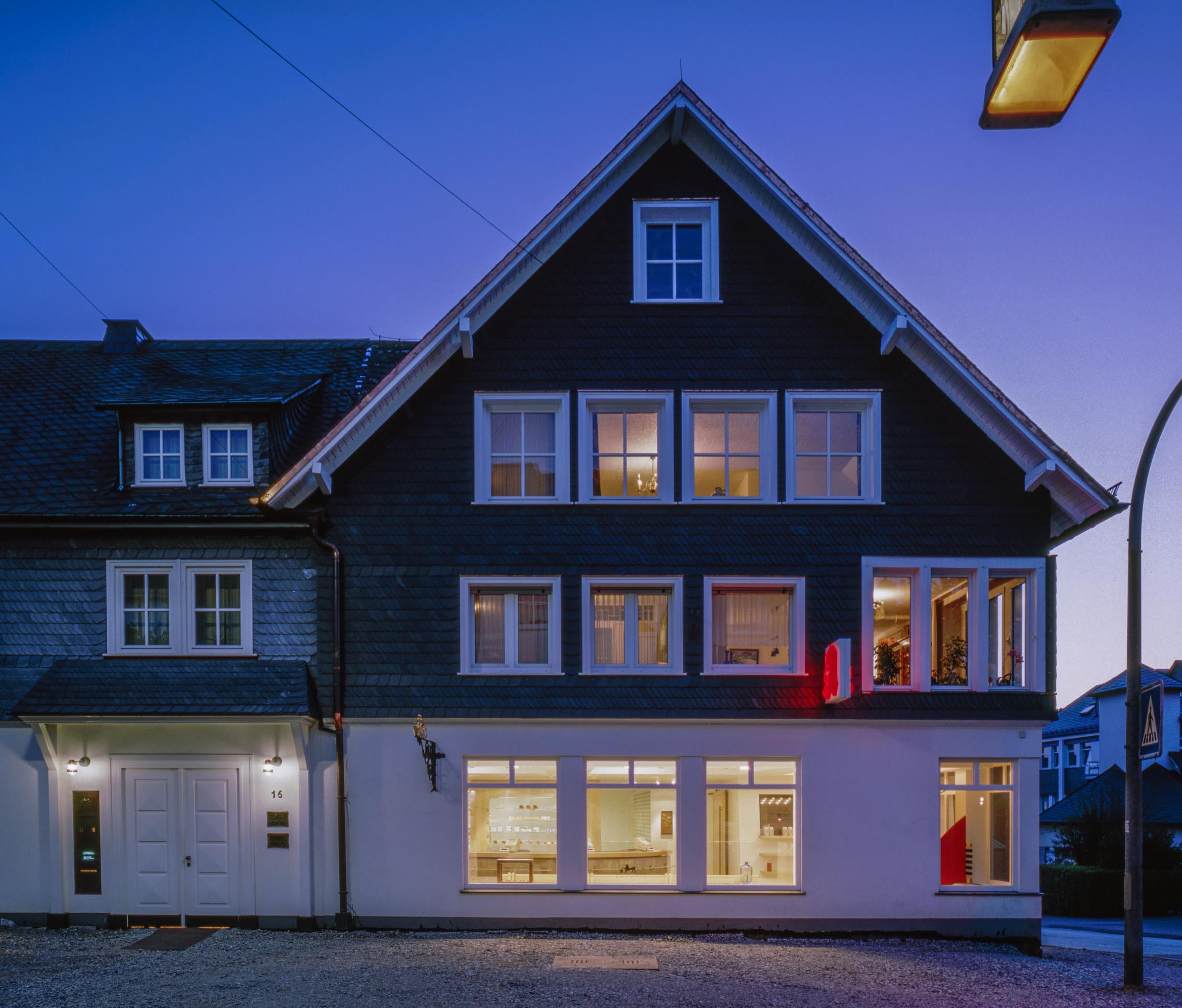 Offizin mit Kinderspielhaus