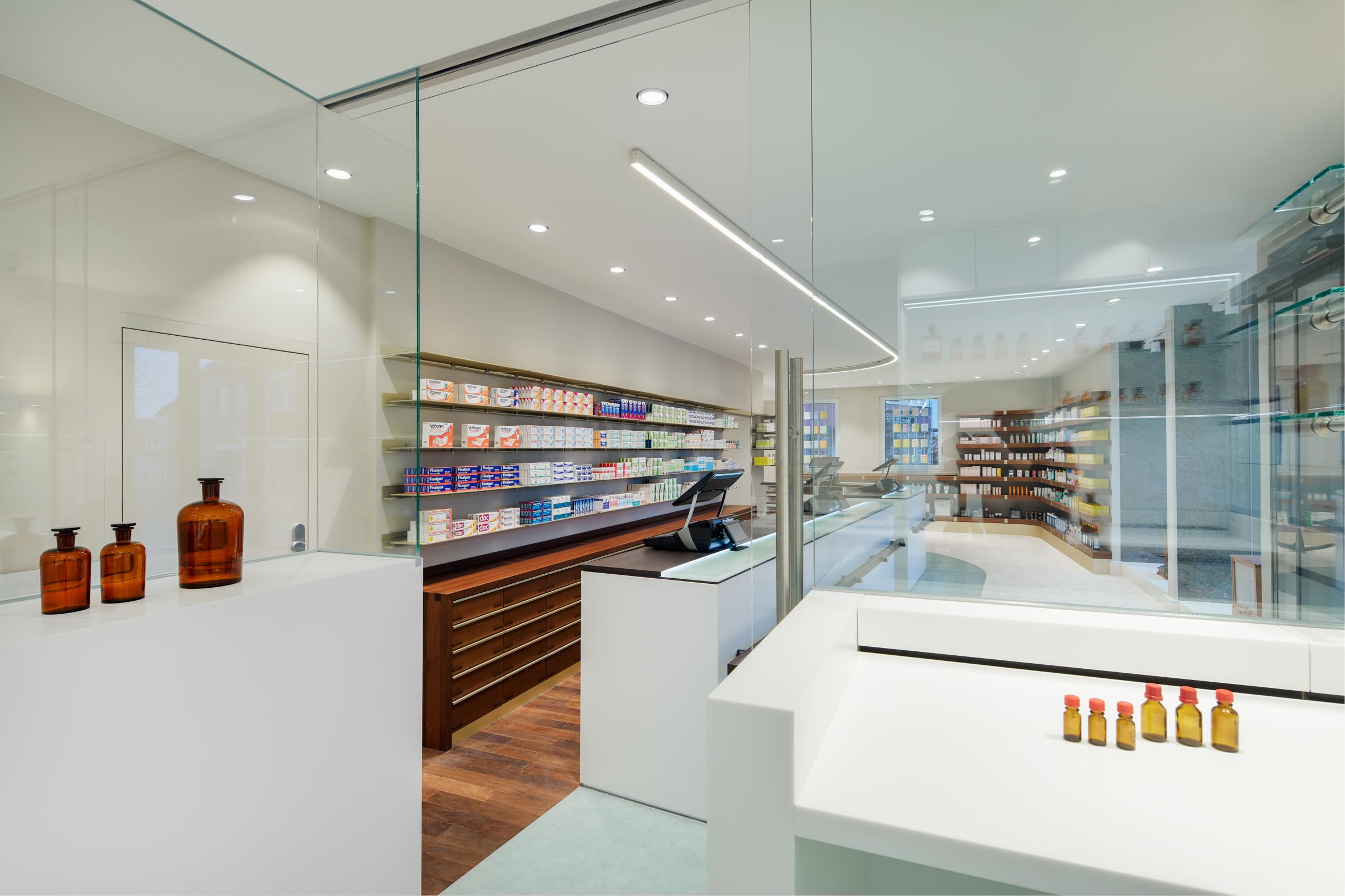 Marien Apotheke Aldenhoven, Offizin und Rezeptur